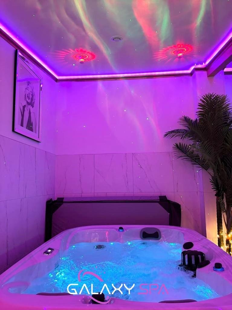 Galaxy Spa - Suite Jupiter Jacuzzi Privatif Champigneulles Екстериор снимка